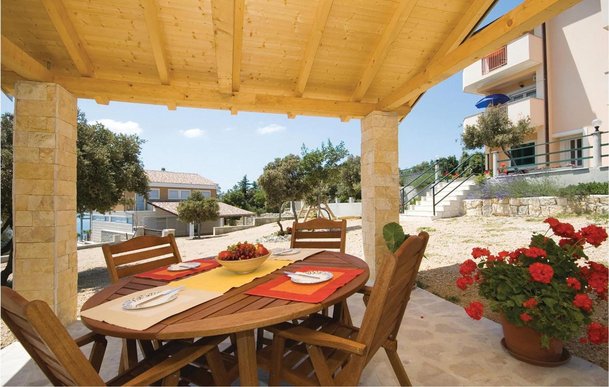 Cozy Apartment In Posedarje With House Sea View Εξωτερικό φωτογραφία